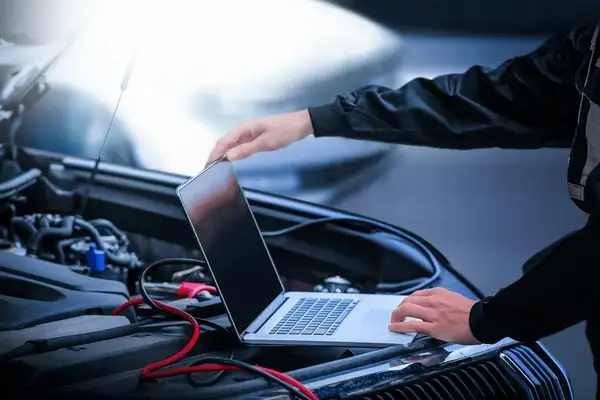 Automobiliu kompiuterine diagnostika Vilniuje, kuria atlieka autoserviso specialistai