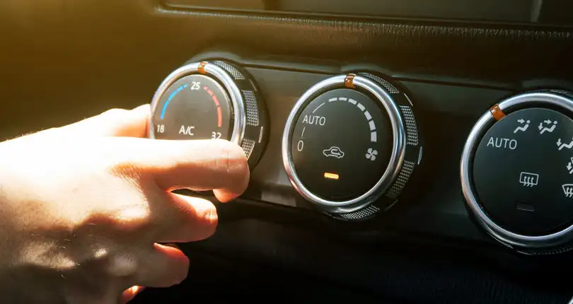 Autoservisas automobilio kondicionieriu pildymas ir prieziura, patikrinama ar tinkamai veikia kondicionierius